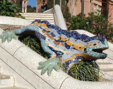 Finalitza la restitució de la mà dreta de la salamandra del Park Güell